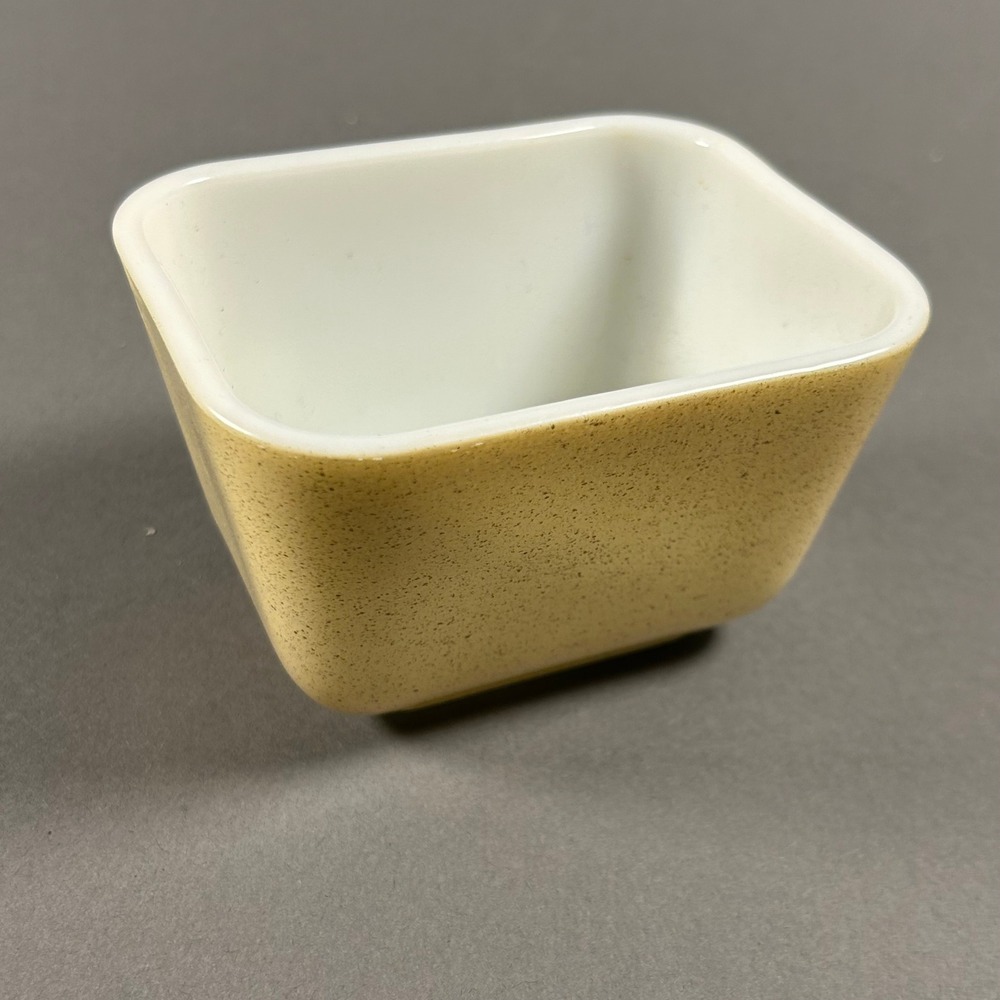 Vintage Pyrex Sandalwood Speckled Tan 501 1.5 Cup Refrigerator Dish Made in USA